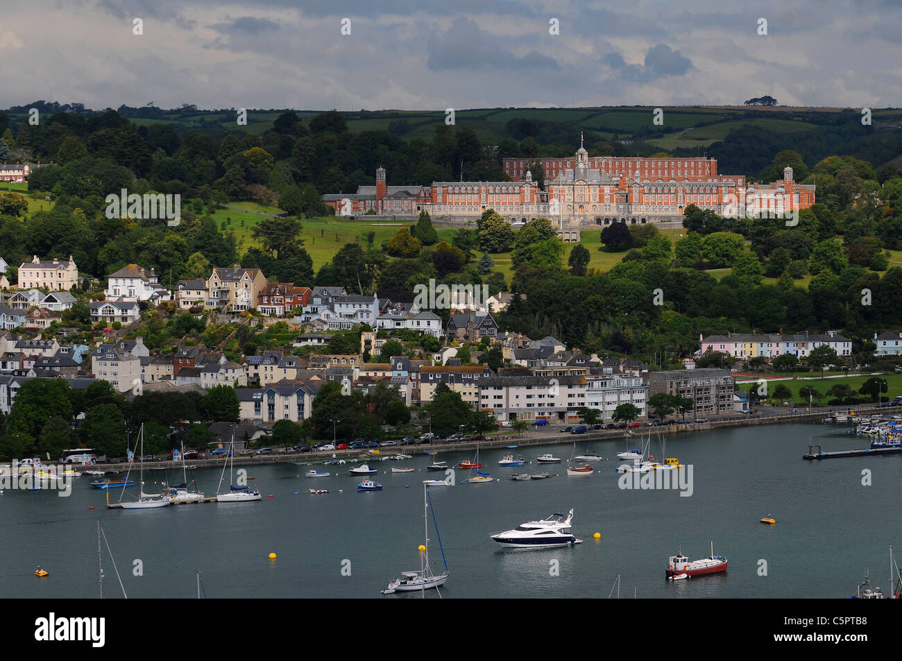 Britannia Royal Naval College (BRNC) est l'établissement de formation initiale d'officiers de la Marine royale, situé sur une colline donnant sur Banque D'Images