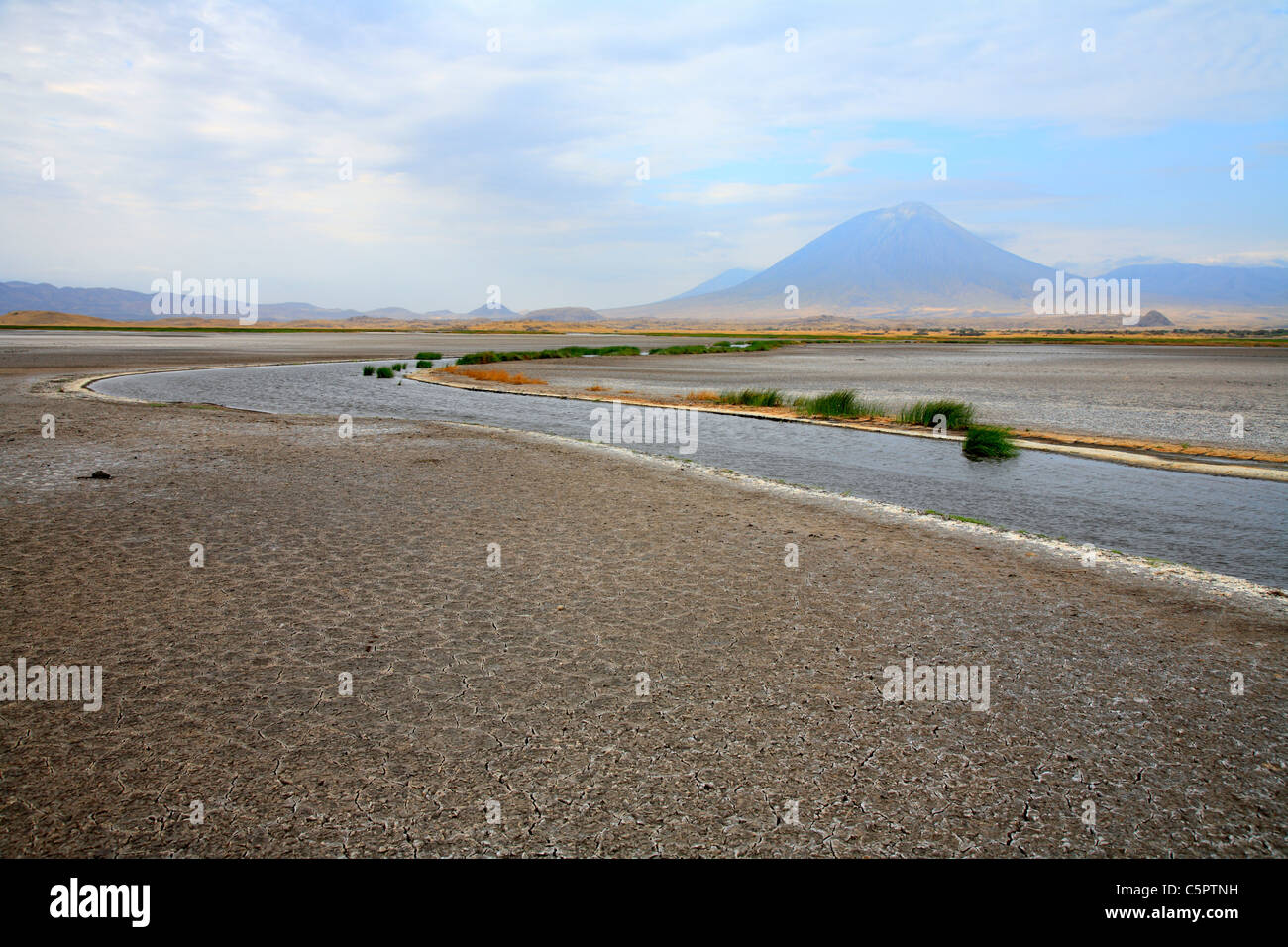 Le lac Natron, en Tanzanie Banque D'Images