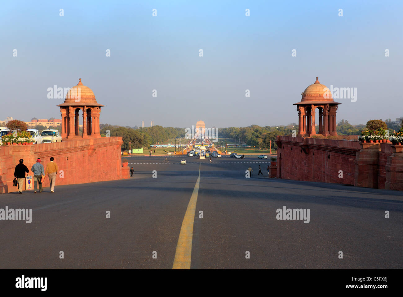 New Delhi, au nord et au sud de blocs (l'architecte Herbert Baker, 1930), vue de Rajpath et porte de l'Inde, Delhi, Inde Banque D'Images