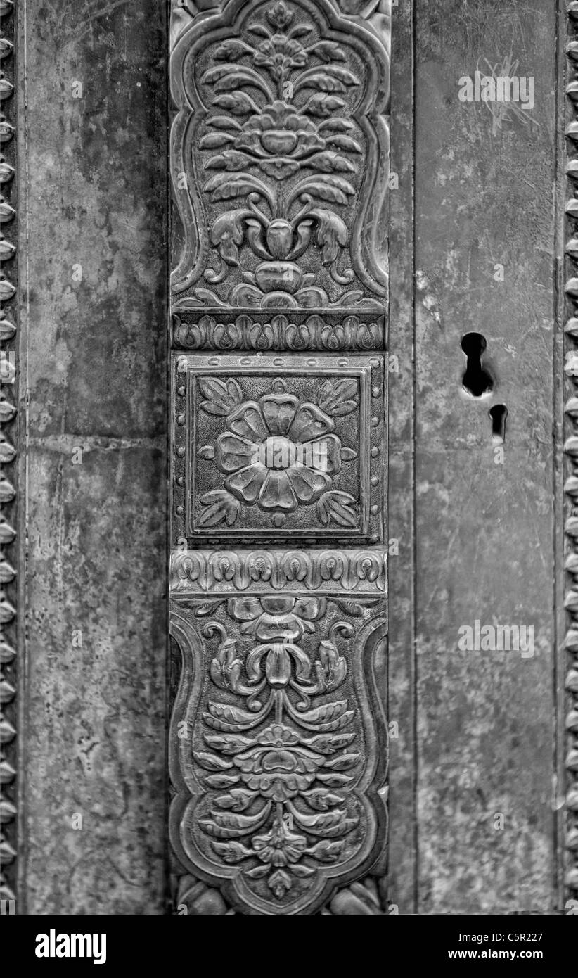 Porte de la femme dans les quartiers fort rouge Inde Banque D'Images
