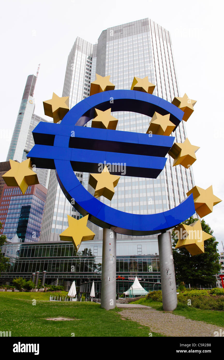 Banque centrale européenne (BCE) avec le signe Euro en dehors de Francfort (Main) Banque D'Images