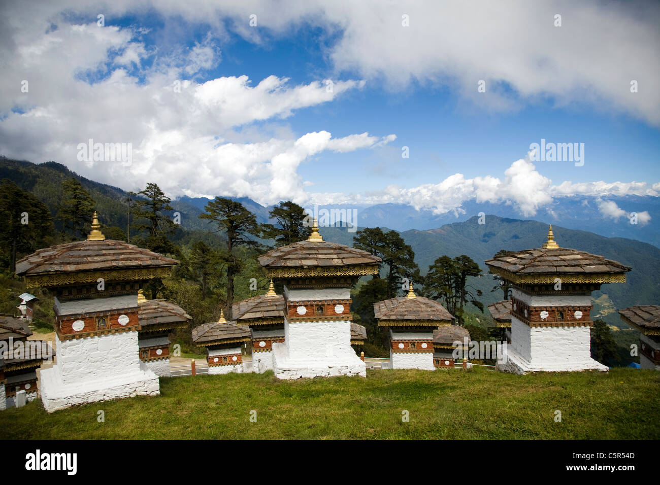 Druk Wangyal, Chorten Bhoutan. Monument commémoratif de guerre composé de 108 chortens ou stupas Dochu La (col) Dochula Thimpu province du Bhoutan. Banque D'Images