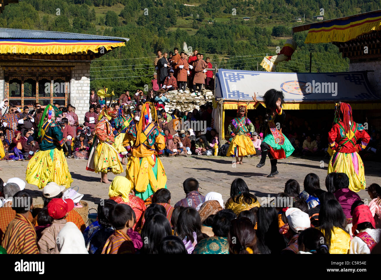 Tsechu à Jampa Lhakhang Droup, Choskhor Bhumthang, Vallée. Le Bhoutan. Banque D'Images