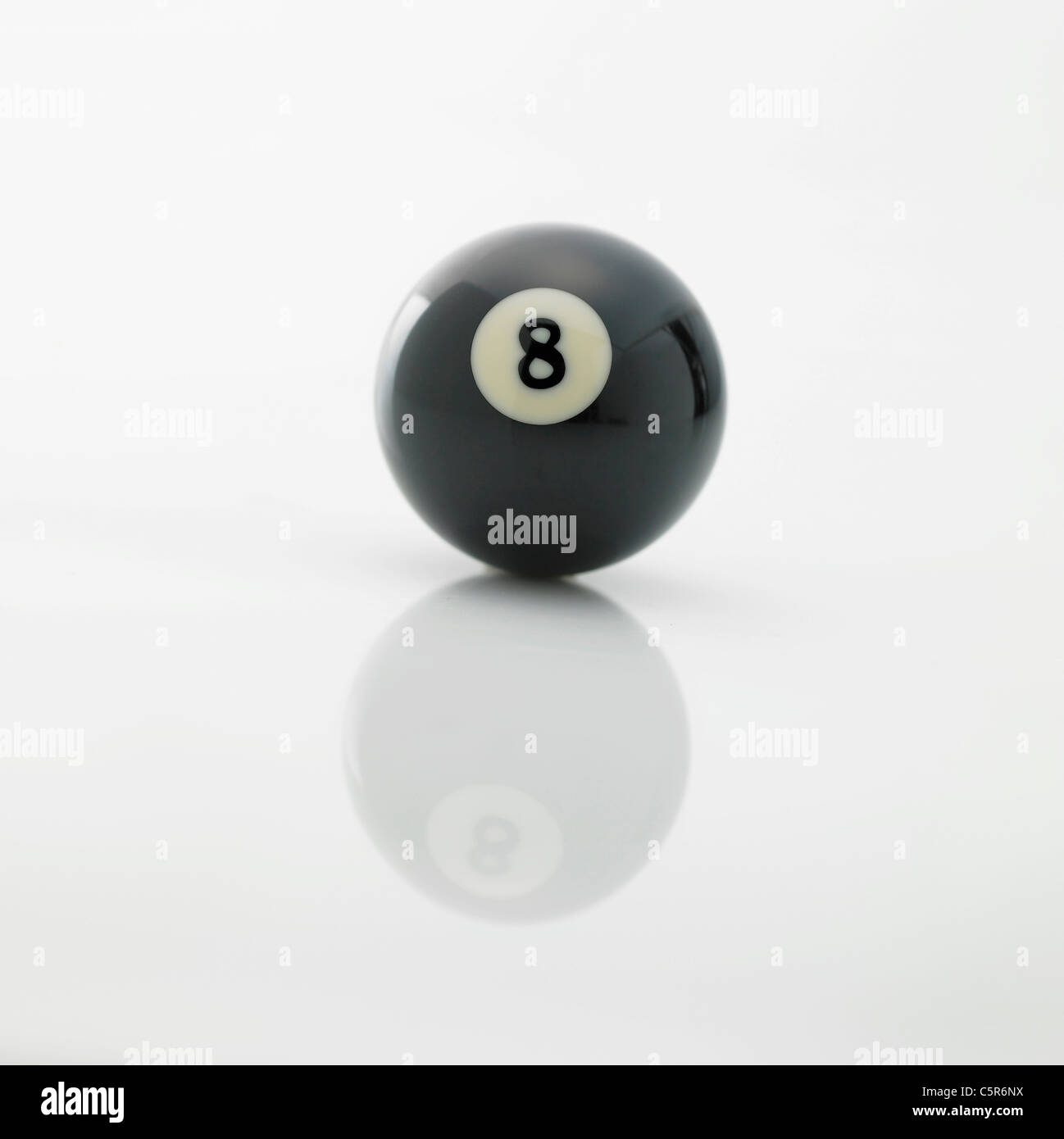 Une boule de billard noir no8 Banque D'Images