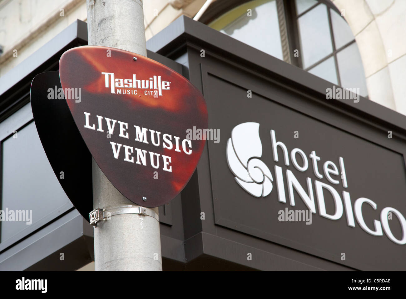 Live music venue signer à l'extérieur de l'hôtel Indigo Nashville Tennessee USA Banque D'Images