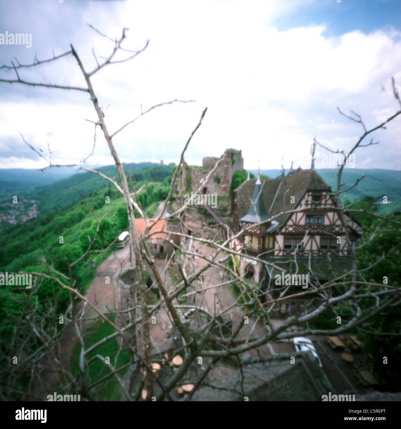 France, Alsace, ruine du château, elevated view Banque D'Images