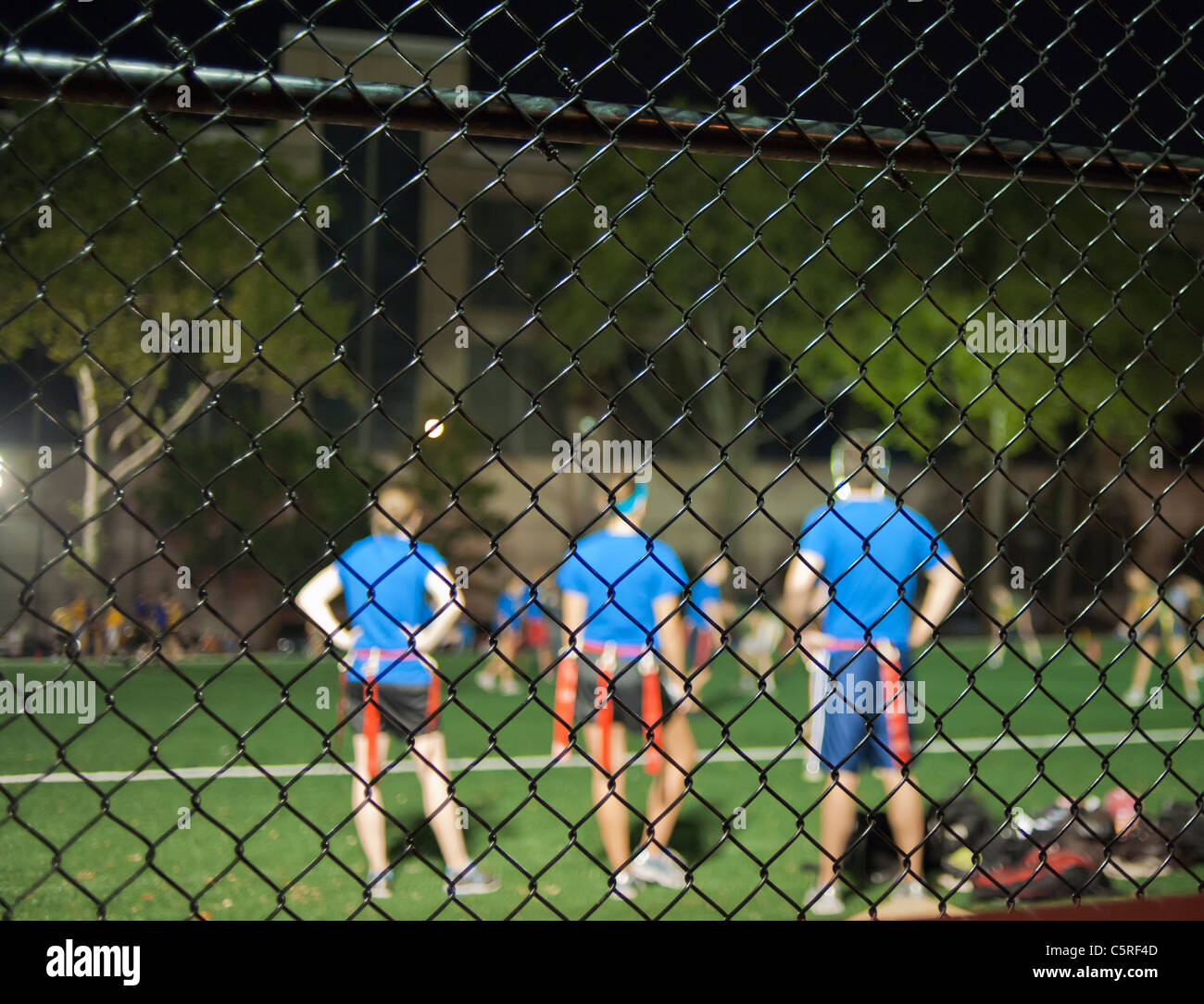 Les équipes jouent de flag-football de Chelsea Park à New York le jeudi, Juillet 28, 2011. (© Richard B. Levine) Banque D'Images