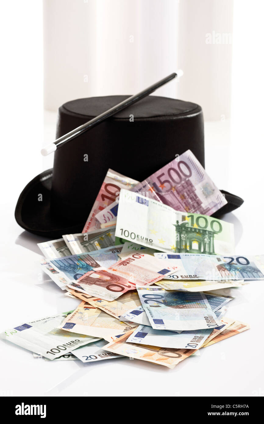 Les différents billets en Euro, Top Hat et Magic wand Banque D'Images