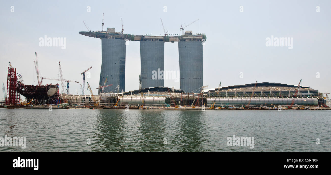 La nouvelle Marina Bay Sands, avec centre des congrès, casino, cinémas et un hôtel, Singapour Banque D'Images