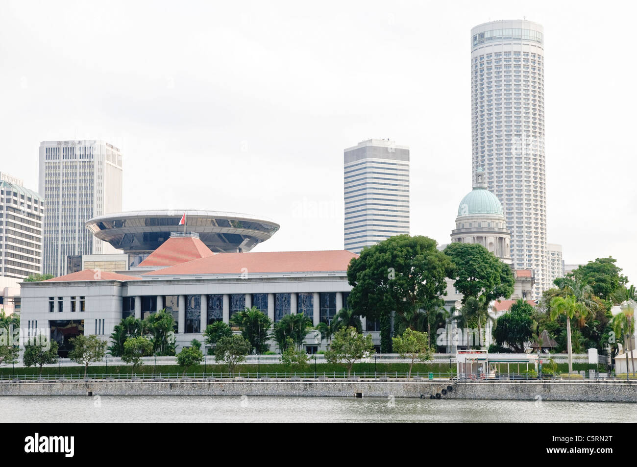 Nouveau et l'ancien bâtiment du Parlement européen à la rivière Singapour, Singapour, en Asie du Sud-Est, l'Asie Banque D'Images