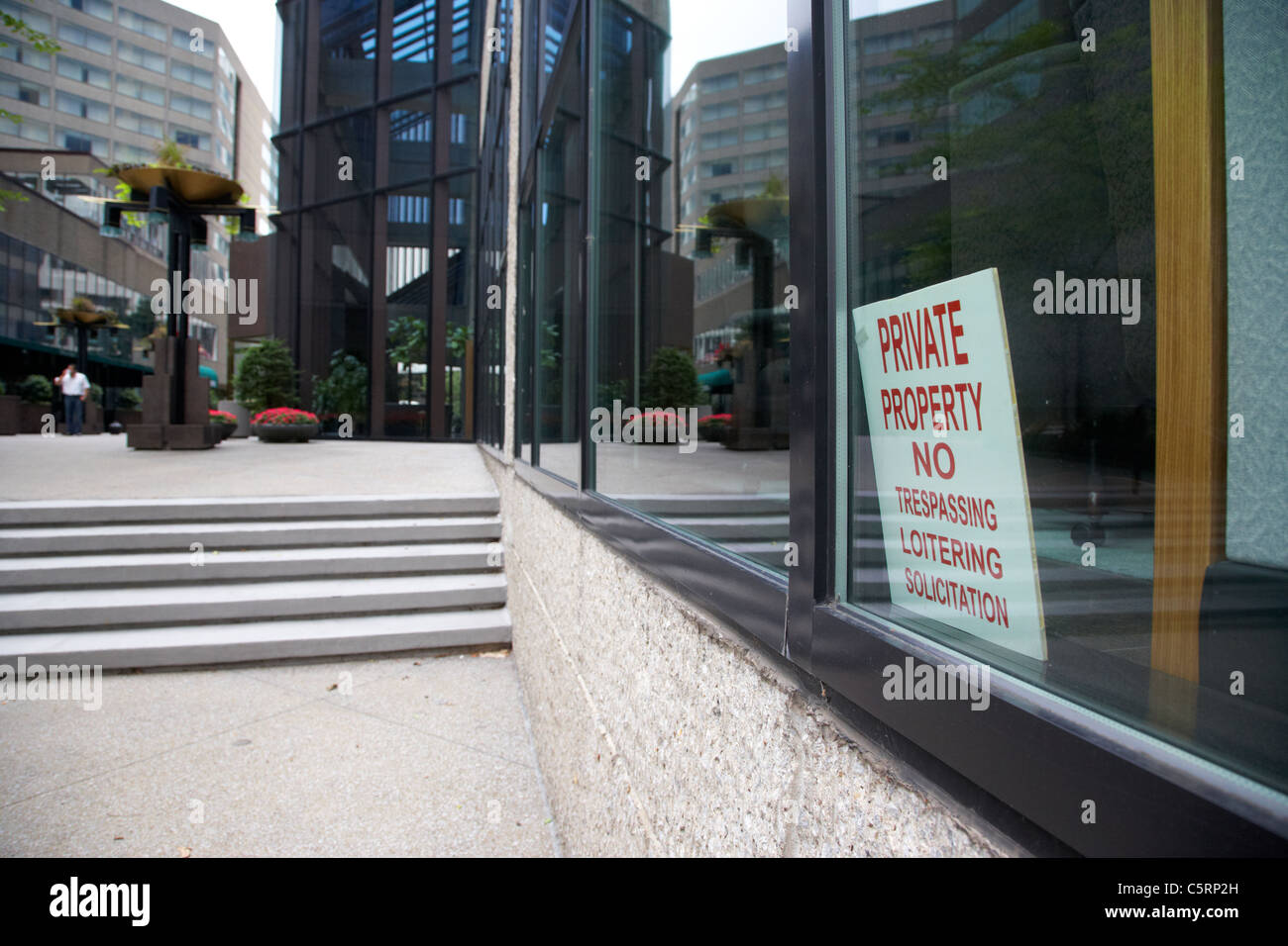 La propriété privée aucune intrusion de vagabondage d'offres inscrivez-vous à la bank of america Plaza dans le quartier financier de Nashville Tenness Banque D'Images