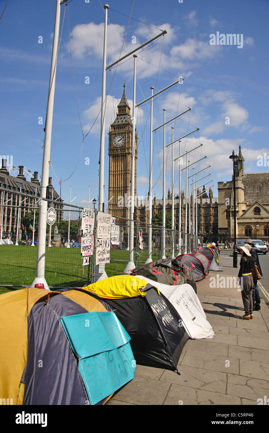 Camp de protestation à la place du Parlement, Westminster, City of westminster, Greater London, Angleterre, Royaume-Uni Banque D'Images