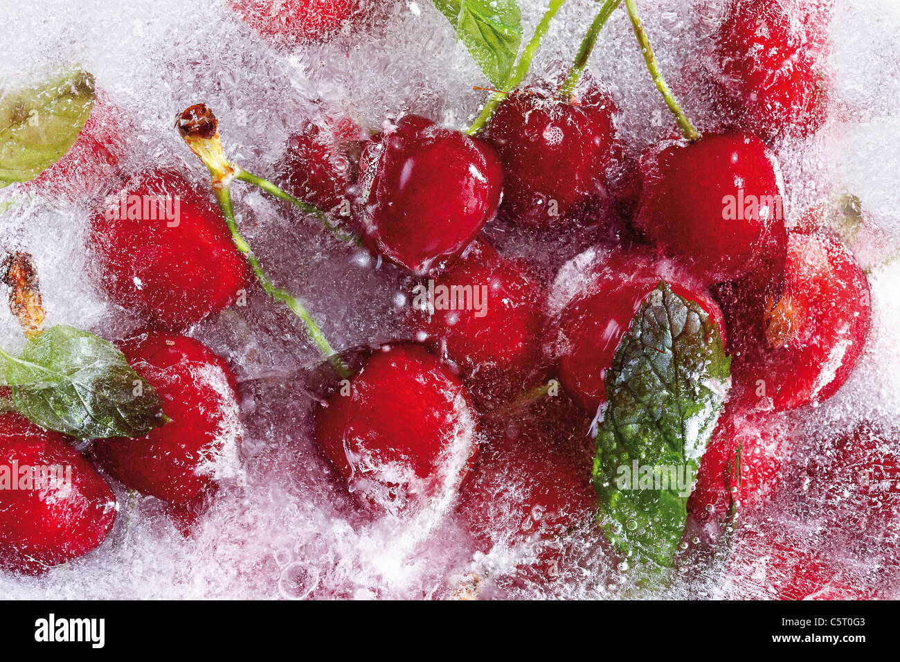 Gros Plan De Cerises Rouges Banque d'image et photos - Alamy