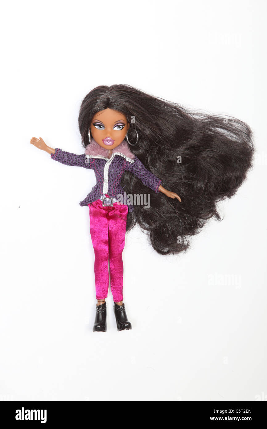 Bratz poupée avec de longs cheveux noirs, Lydia Photo Stock - Alamy