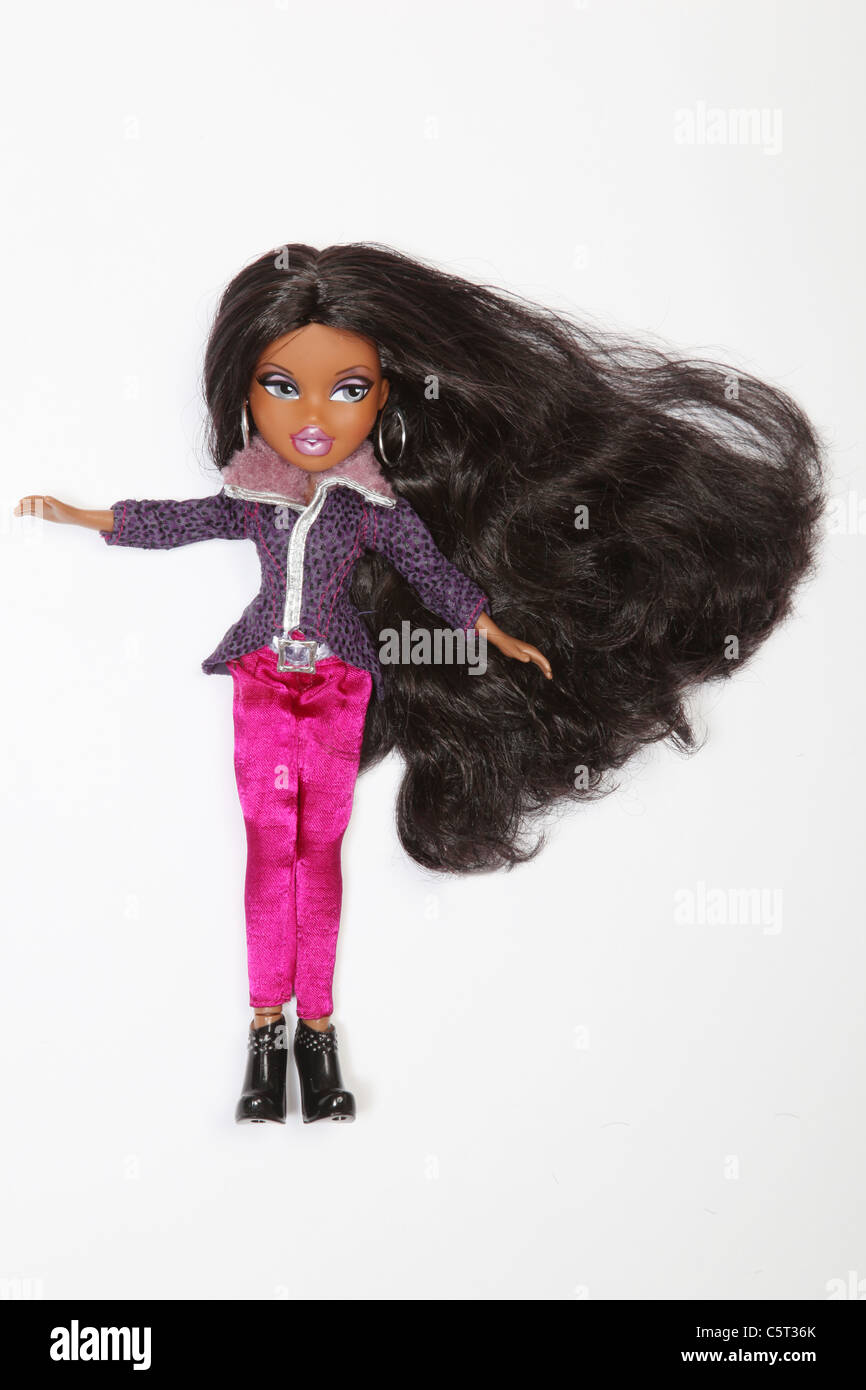 Bratz poupée avec de longs cheveux noirs , Lydia Photo Stock - Alamy