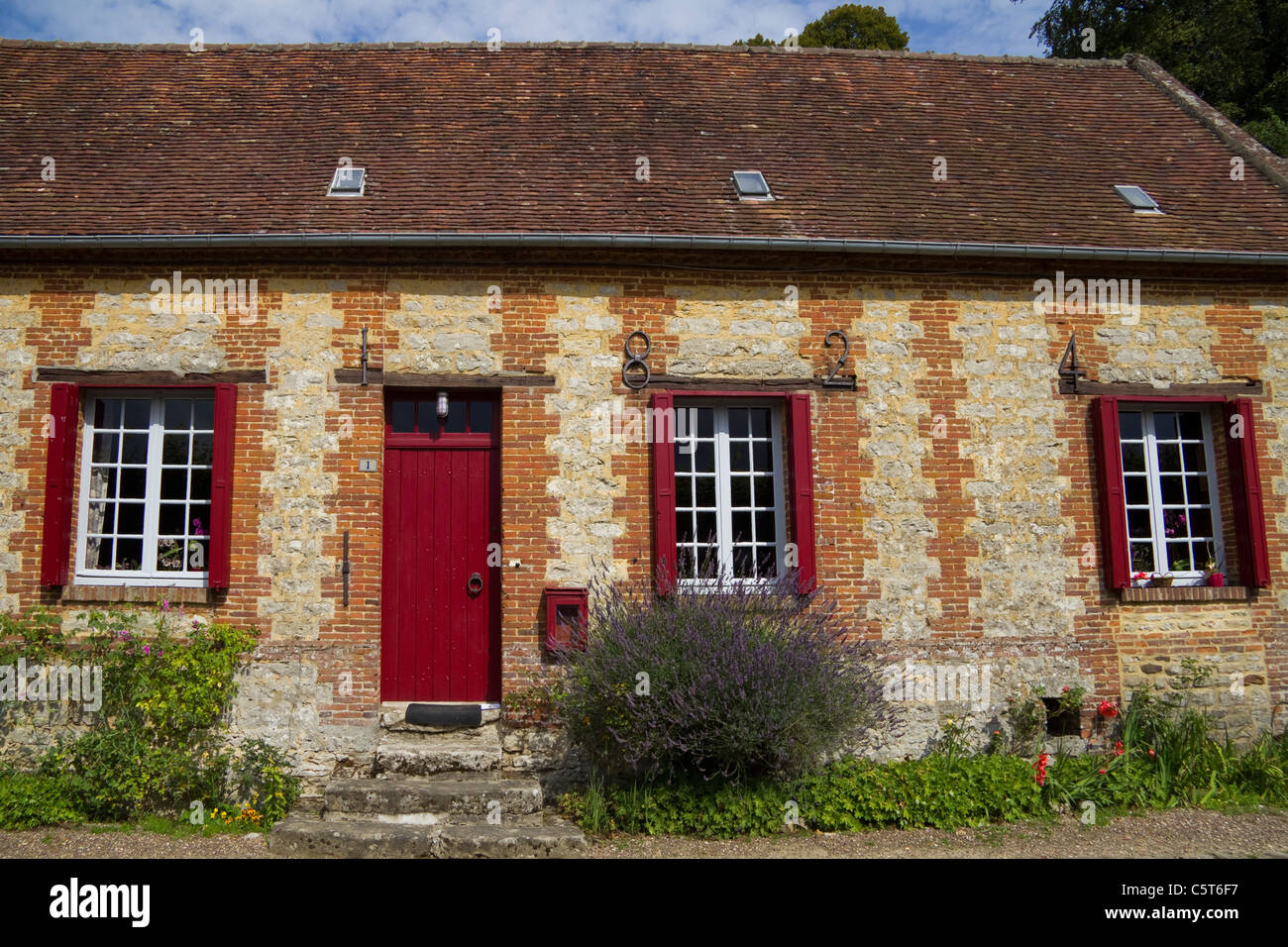 Vieille maison en brique à Gerberoy Village, Picardie, Oise France Banque D'Images