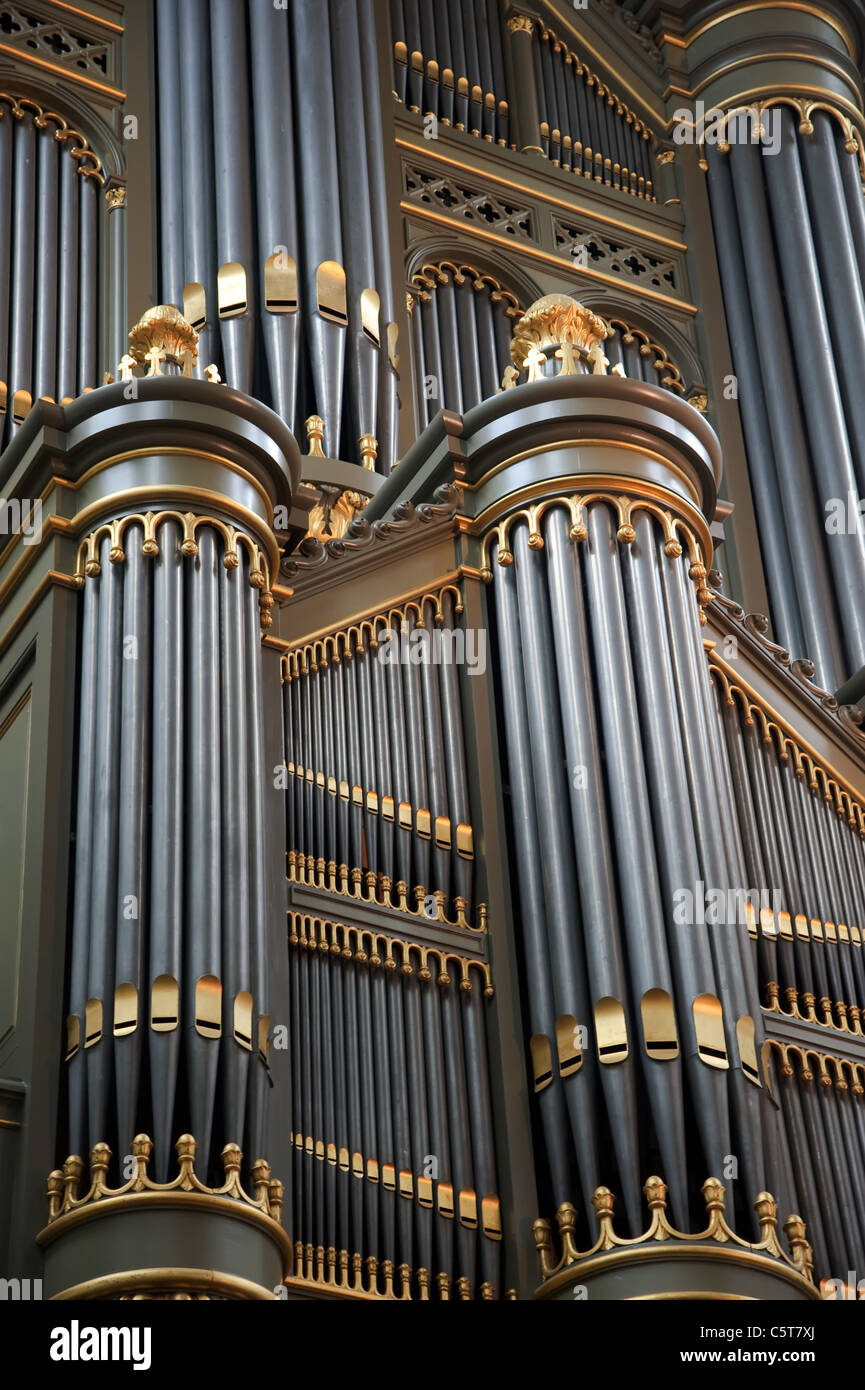 Détails d'un grand orgue dans une église Banque D'Images
