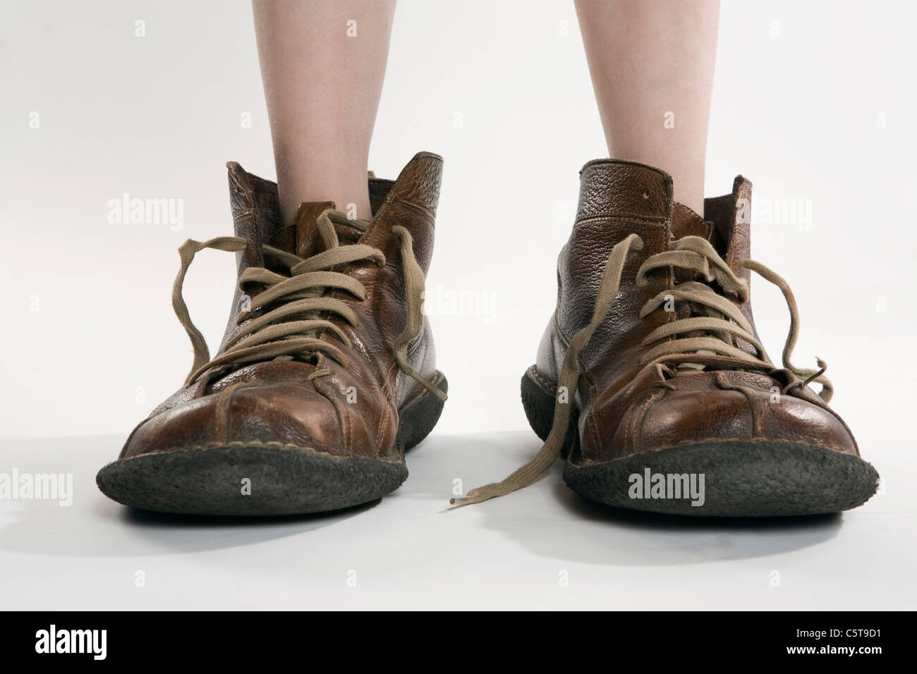 Huge shoes Banque de photographies et d'images à haute résolution - Alamy