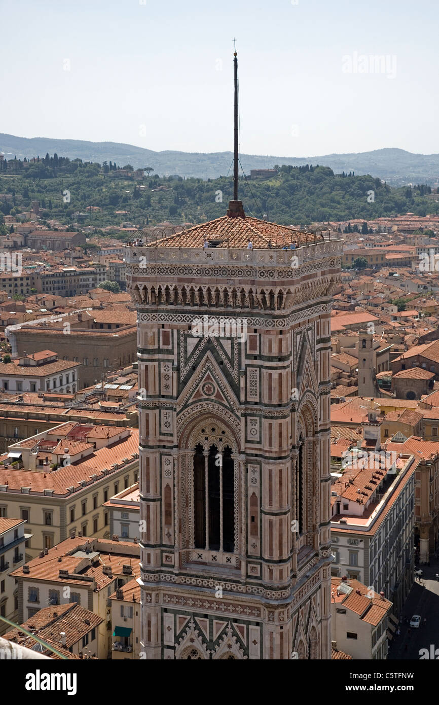 Le clocher de Giotto (campanile) vue de la cathédrale de Florence Toscane Italie Banque D'Images