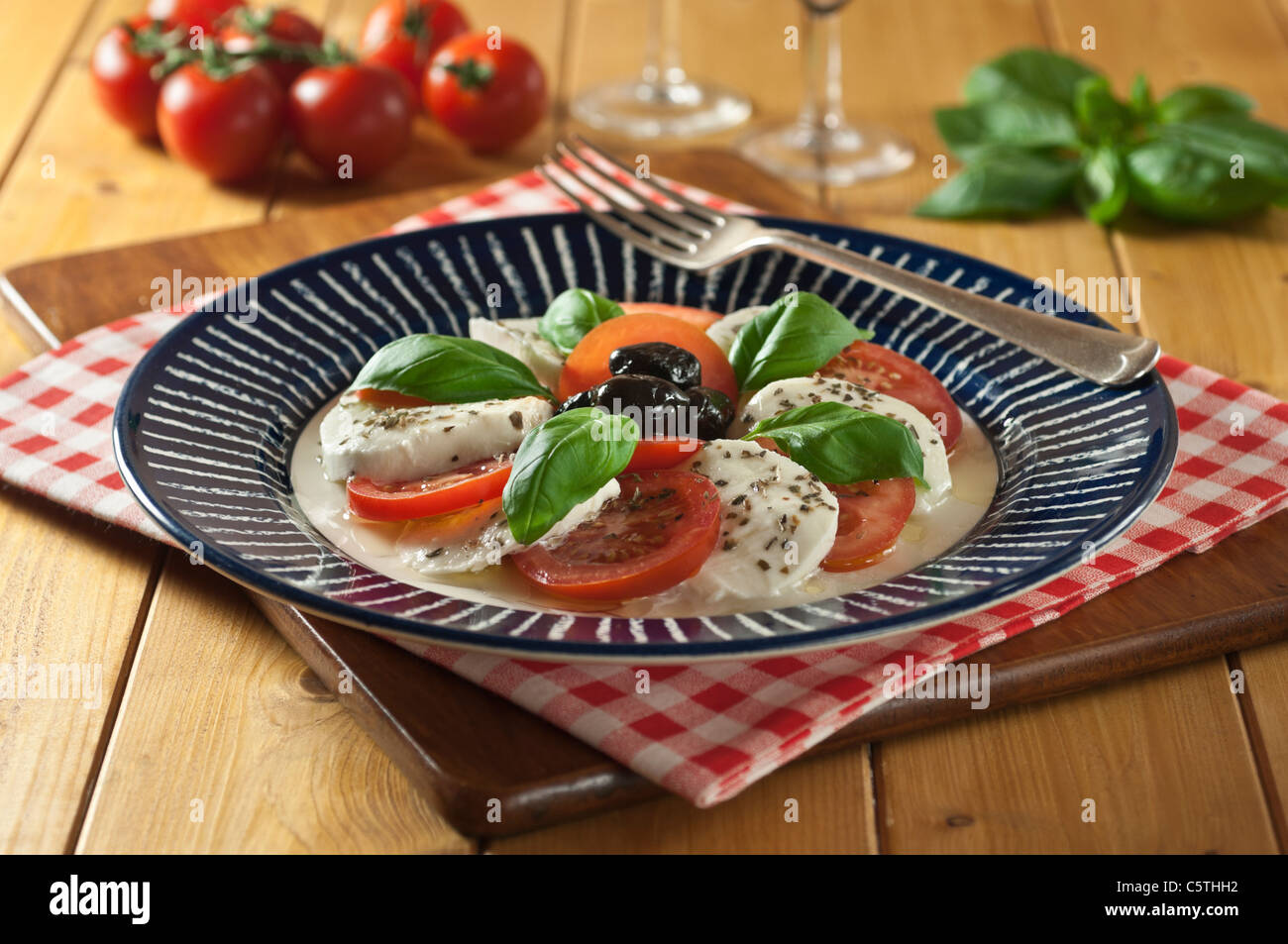 Insalata Caprese. Salade de tomate et mozzarella Banque D'Images
