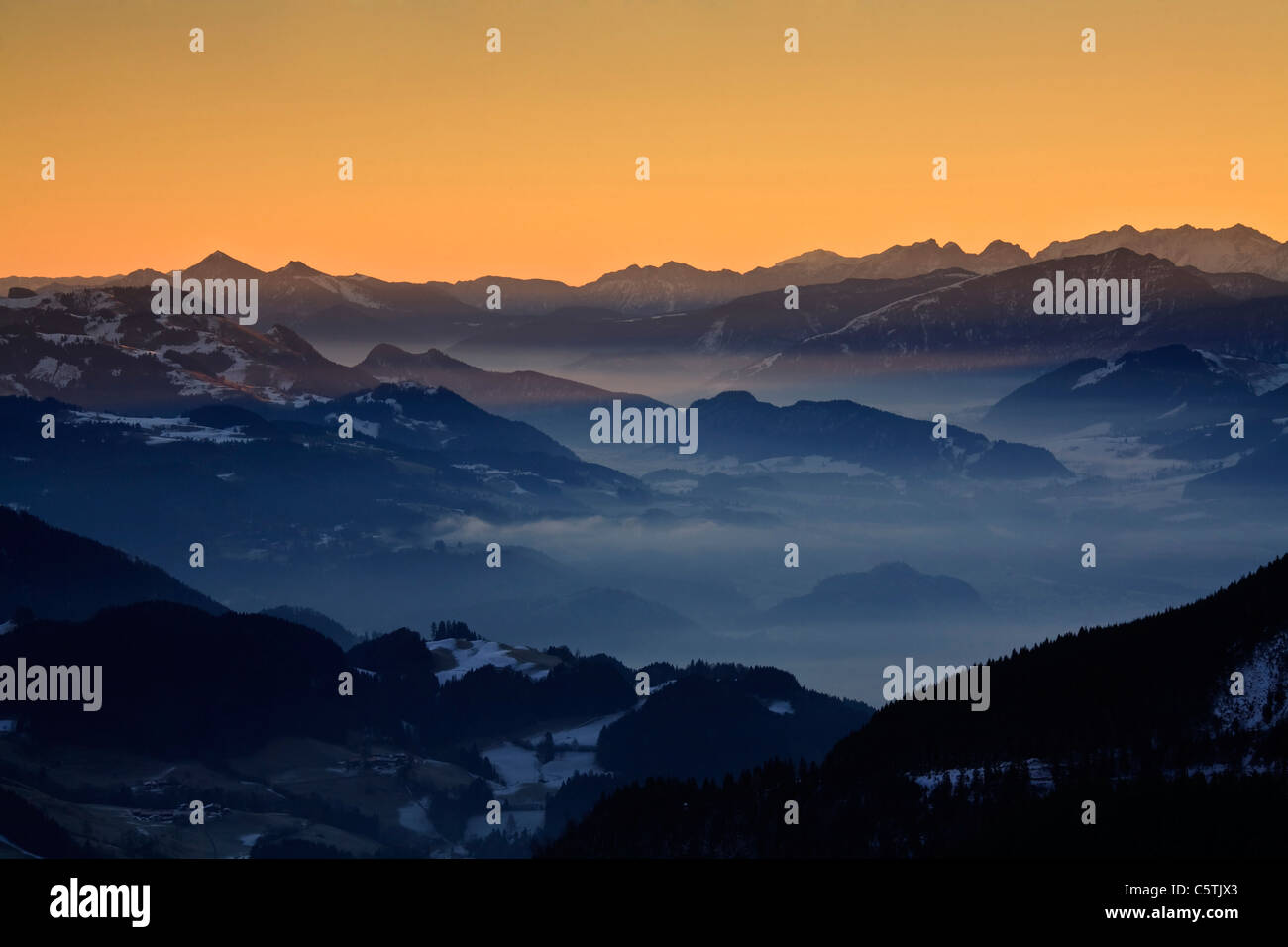 Allemagne, Bavière, Sudelfeld, paysage alpin au lever du soleil Banque D'Images