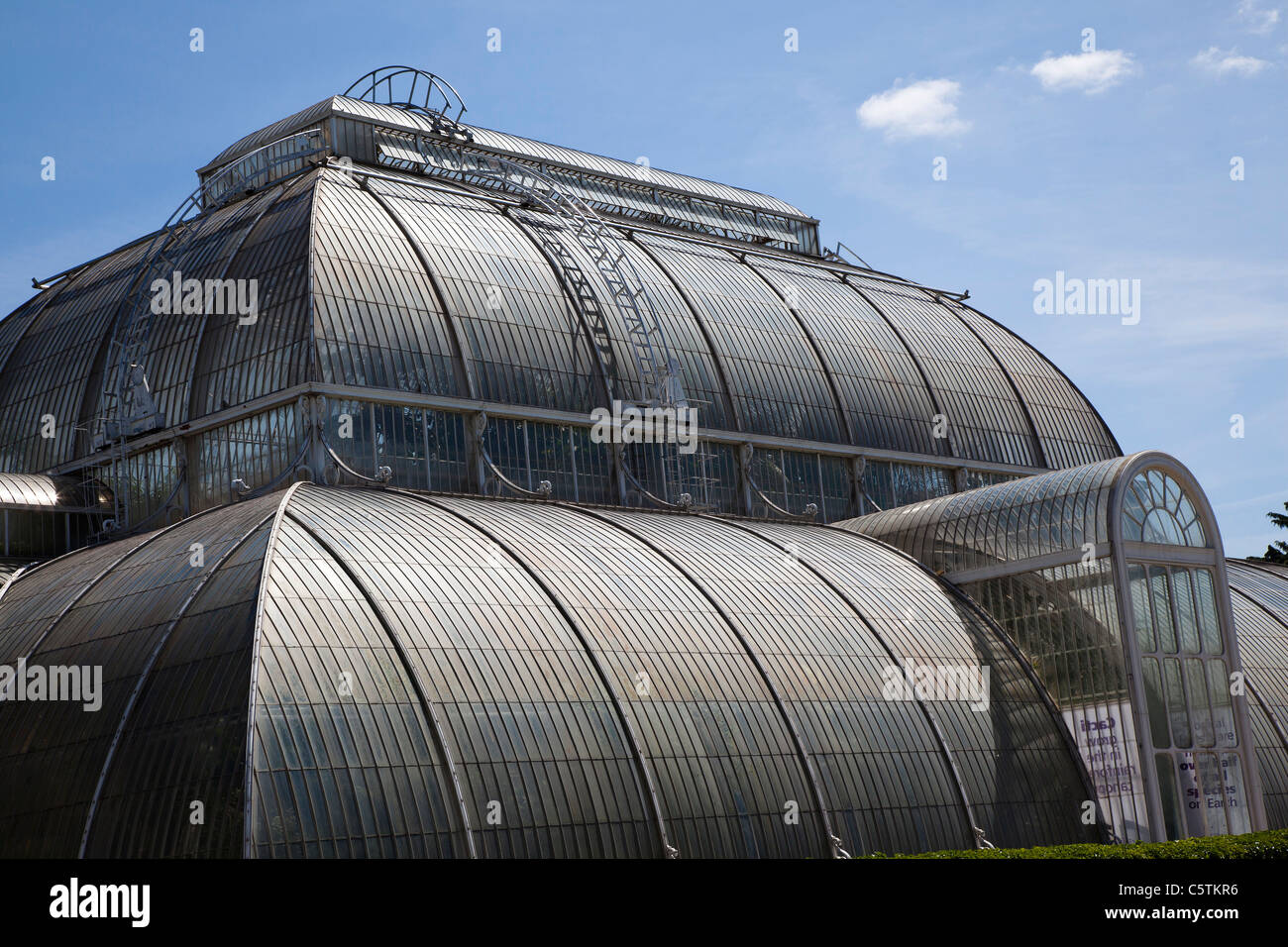 La Palm House, Jardins botaniques royaux de Kew, Richmond, Surrey, Londres Banque D'Images