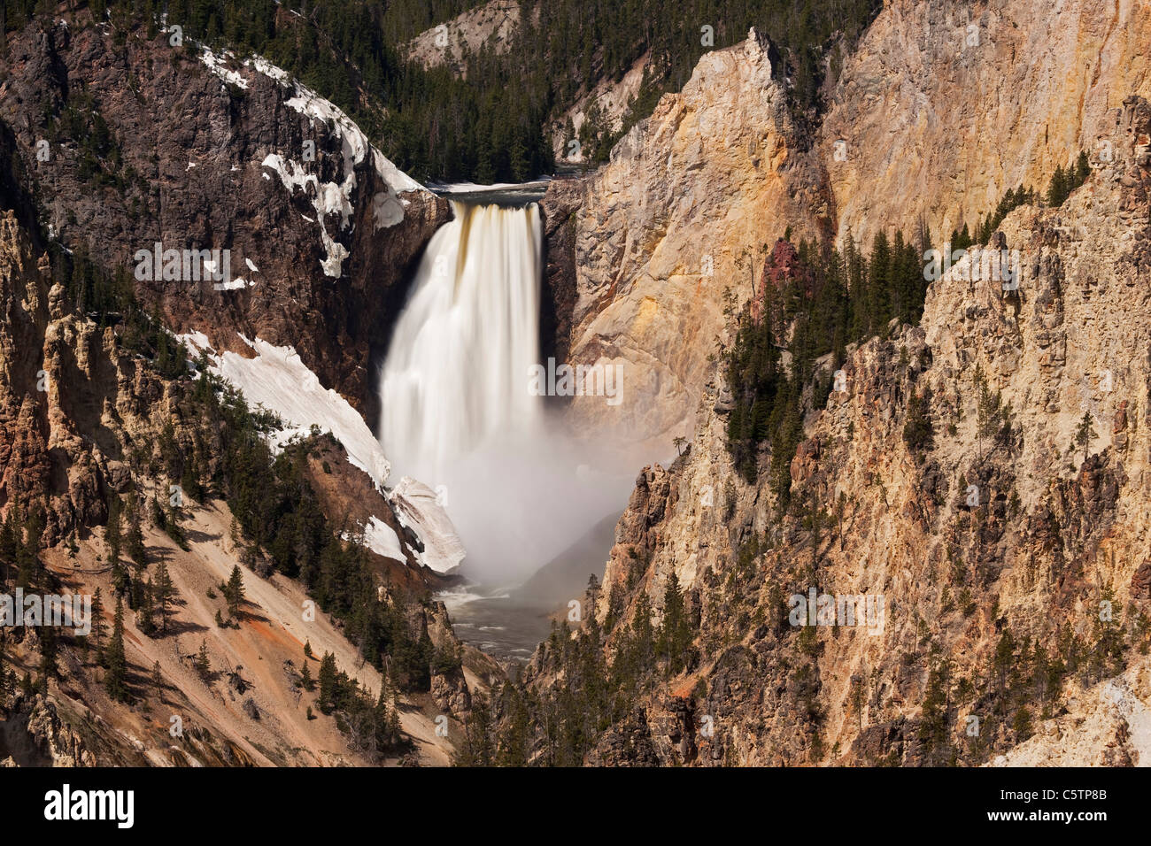 USA, le parc de Yellowstone Yellowstone Falls inférieur, Banque D'Images