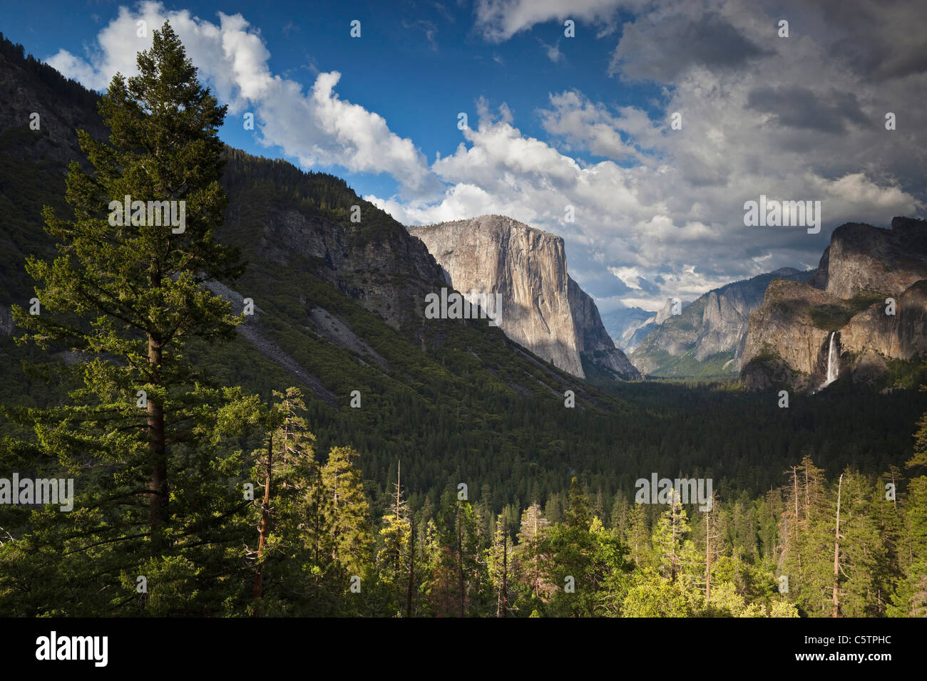 États-unis, Californie, Yosemite National Park, Tunnel View Point Banque D'Images