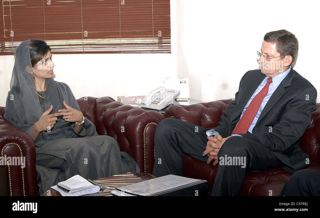 Ministre fédéral des affaires étrangères, Hina Rabbani Khar échanges de vues avec l'Ambassadeur Marc Grossman US Special Banque D'Images