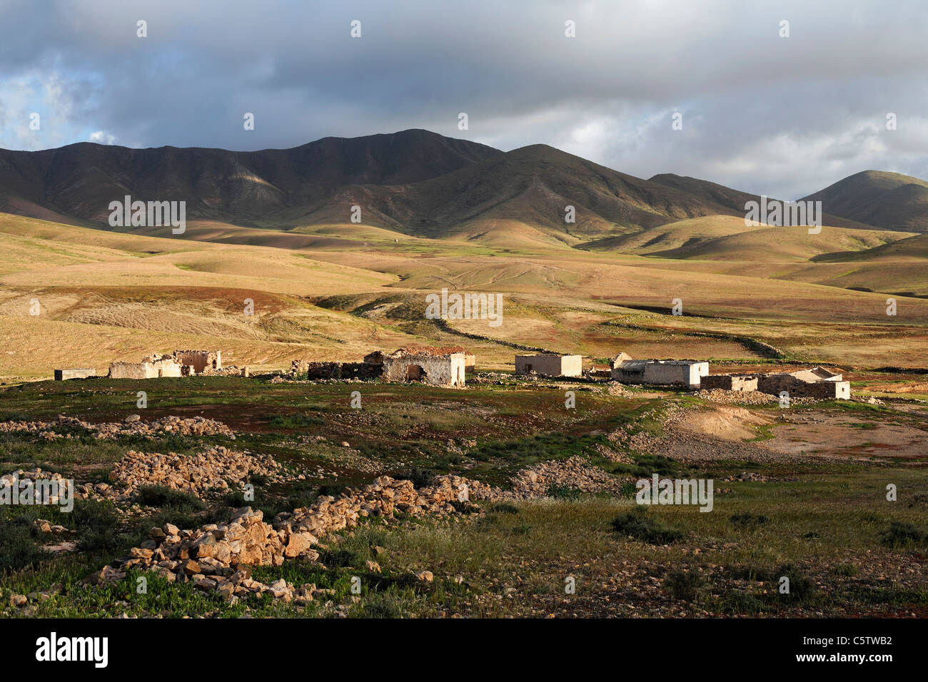 Espagne, Canaries, Fuerteventura, paysage avec ruines près de tuineje Banque D'Images