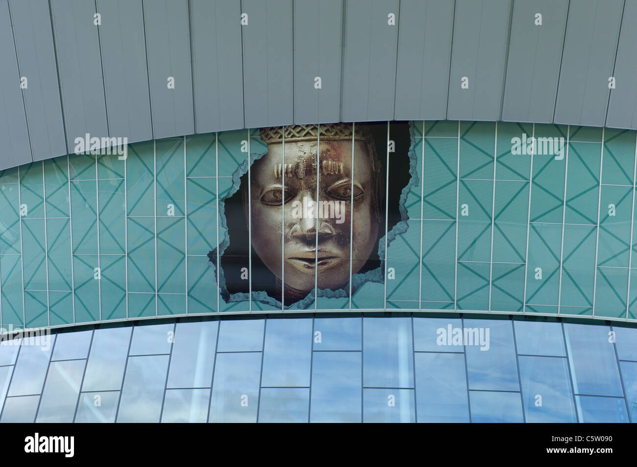 Echo Arena face à la fenêtre, Liverpool, Angleterre Royaume-uni Banque D'Images