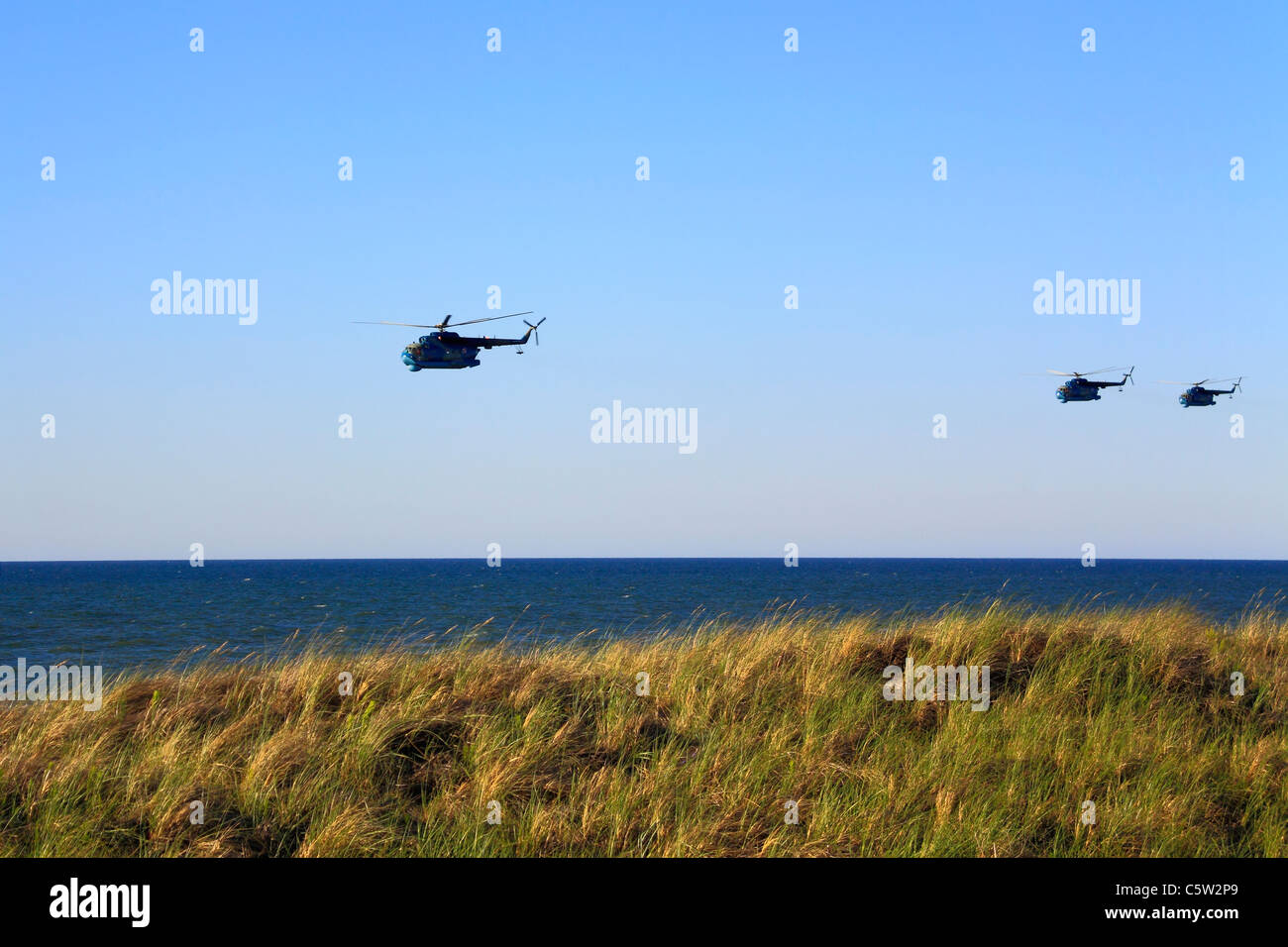 Mi-14 (Mi-14PŁ, Haze) hélicoptères patrouiller sur la mer Baltique, Pologne Banque D'Images Mi-14 (Mi-14PŁ, Haze) hélicoptères patrouiller sur la mer Baltique, Pologne Banque D'Images