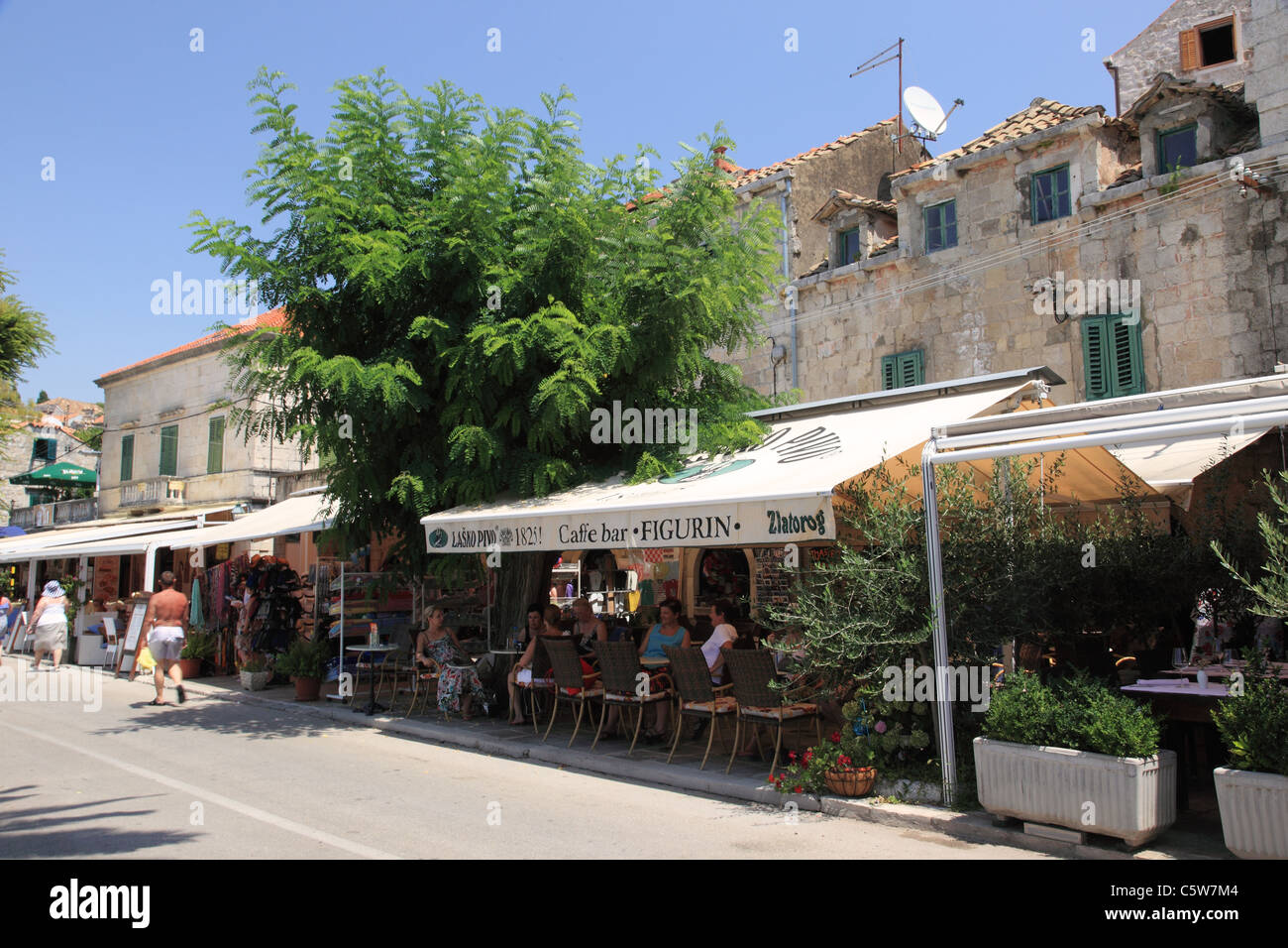 Bars, restaurants et boutiques à Cavtat, Croatie Banque D'Images