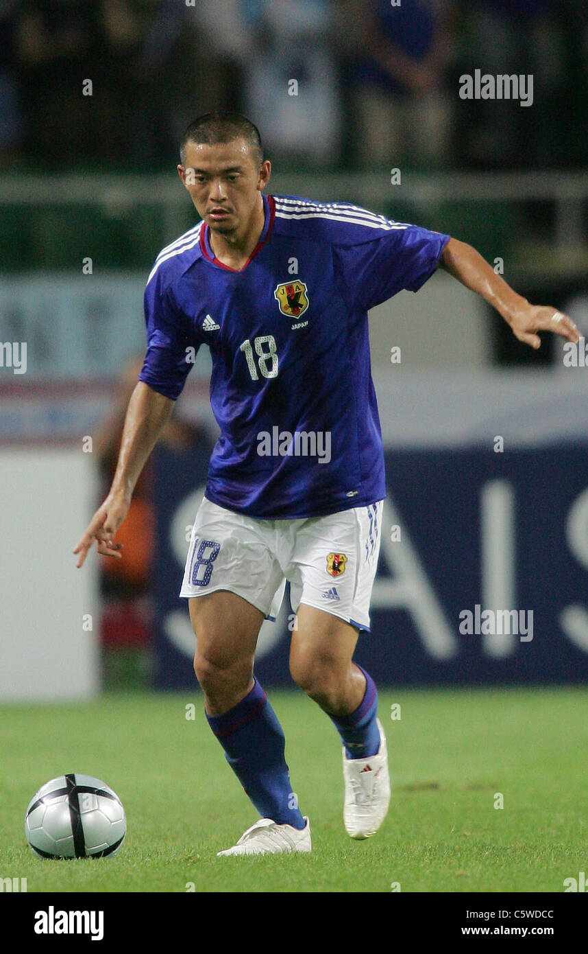 Naoki Matsuda (JPN) jouant pour KIRIN Challenge Cup 2004 entre le Japon 1-2 l'Argentine. Banque D'Images