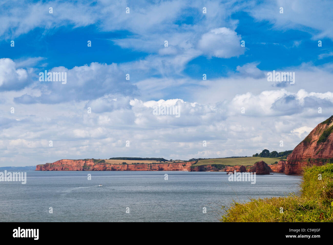 Falaises de grès rouge, faisant partie de la Côte Jurassique, à Truro, Cornwall, Devon, England, UK Banque D'Images