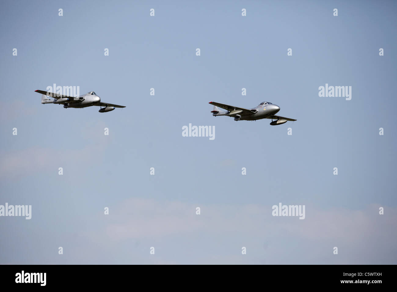 2 JETS DE HAVILLAND VAMPIRE RNOAF VOL HISTORIQUE 02 Juillet 2011 Banque D'Images