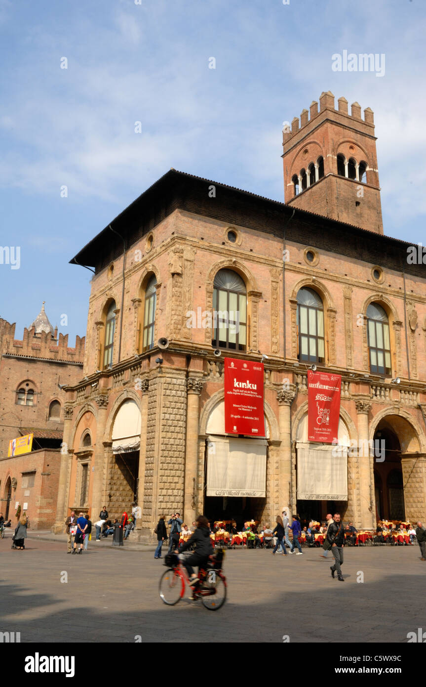 La Piazza Maggiore à Bologne Banque D'Images