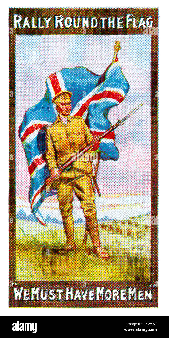 Affiche de recrutement de la Première Guerre mondiale - 'Rally round le drapeau. "Nous devons avoir plus d'hommes'' - soldat au fusil et d'un drapeau derrière. DEL58 Banque D'Images