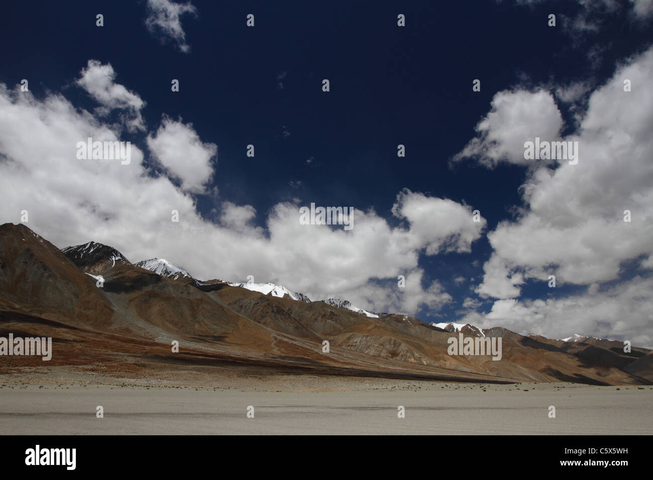 Paysage du désert froid le plus élevé au monde, le Ladakh, Inde Banque D'Images