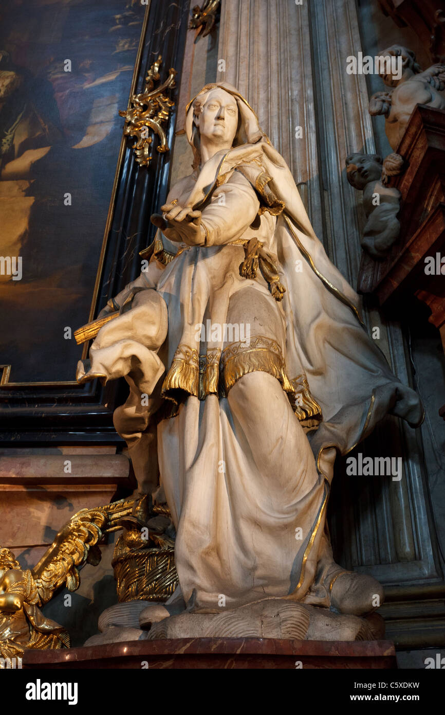 Les statues et bas-reliefs de Prague Banque D'Images