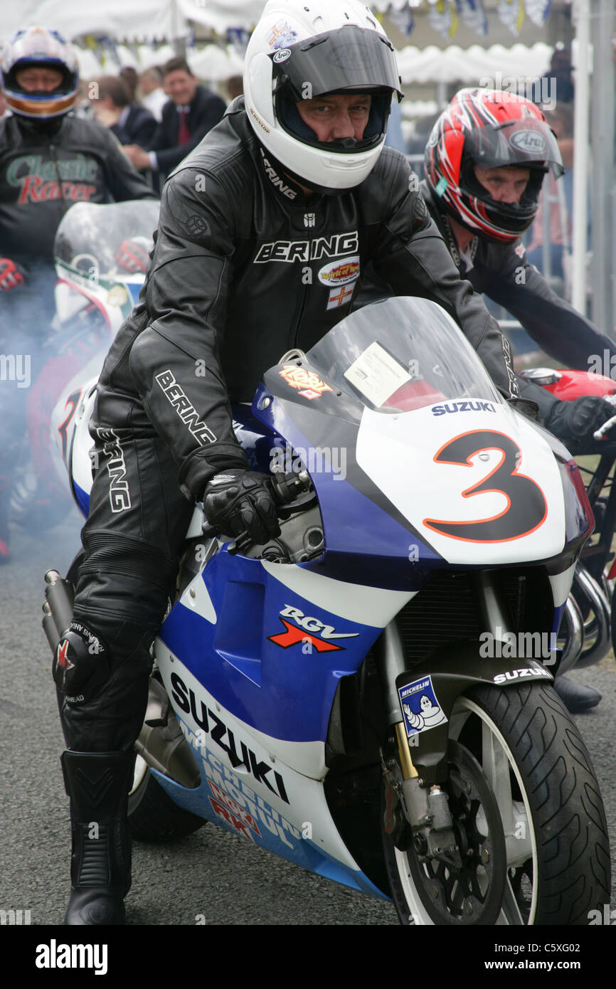 Château Cholmondeley Pageant de pouvoir. Une Suzuki XR88 moto à le defi Wind. Banque D'Images