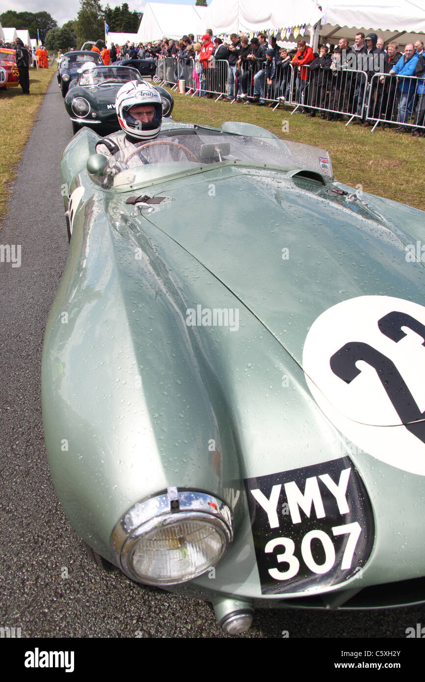 Château Cholmondeley Pageant de pouvoir. Les Britanniques, Aston Martin DB3 S à la defi Wind. Banque D'Images