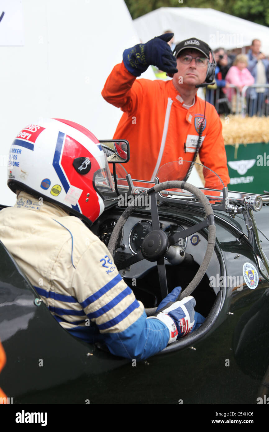 Château Cholmondeley Pageant de pouvoir. La Lagonda V12 Le Mans rep à la ligne de départ du DEFI Wind. Banque D'Images