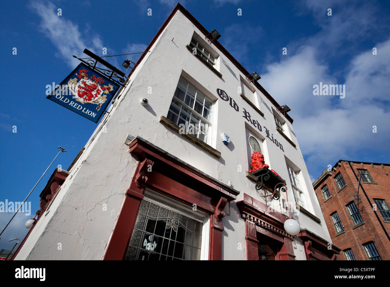 Le Red Lion Pub à Leeds. Banque D'Images
