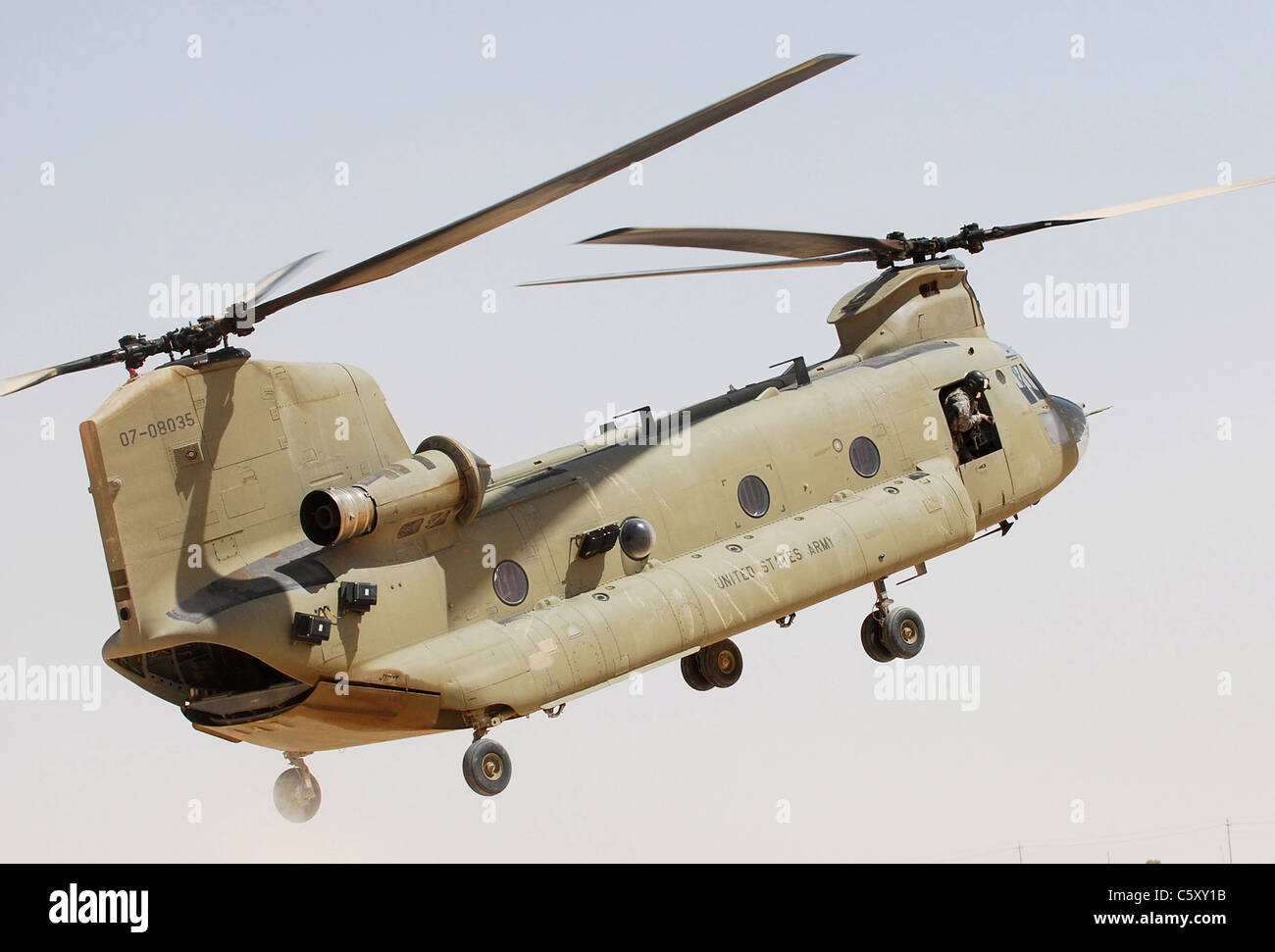 Les hélicoptères CH-47 Chinook de l'armée en opération. Banque D'Images