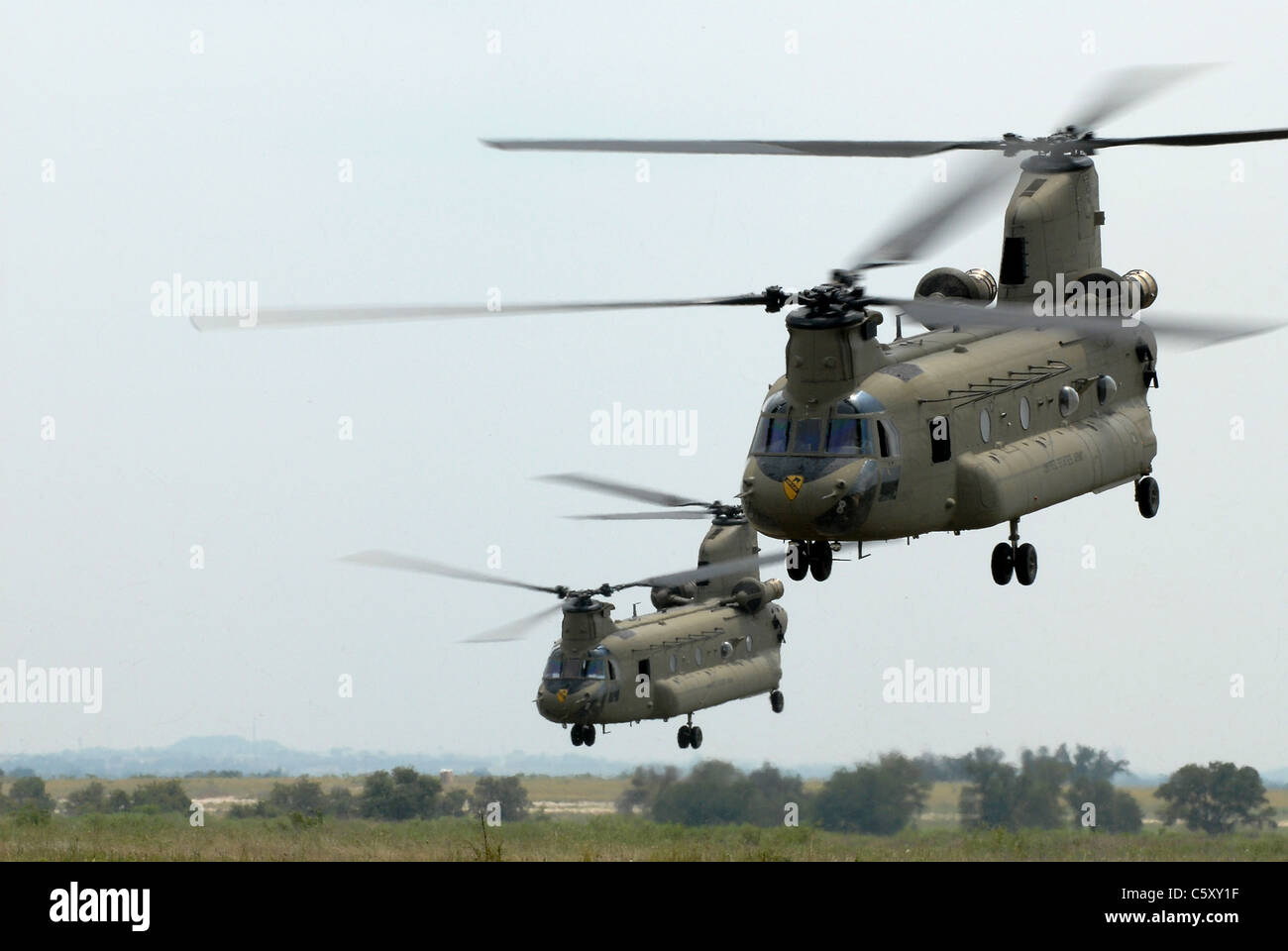 Les hélicoptères CH-47 Chinook de l'armée en opération. Banque D'Images
