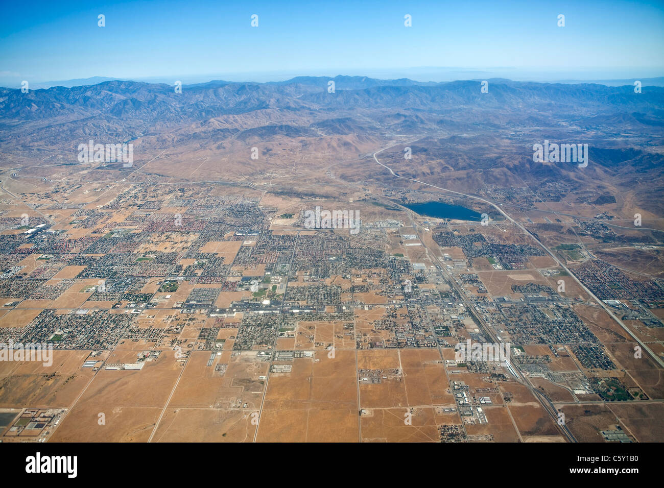 Vue aérienne de Palmdale le désert de Mojave en Californie. Banque D'Images