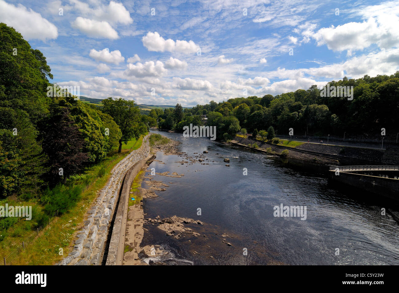 La rivière Tay à Pitlochry en plus de l'hydro- électrique, Perthshire, Écosse Banque D'Images