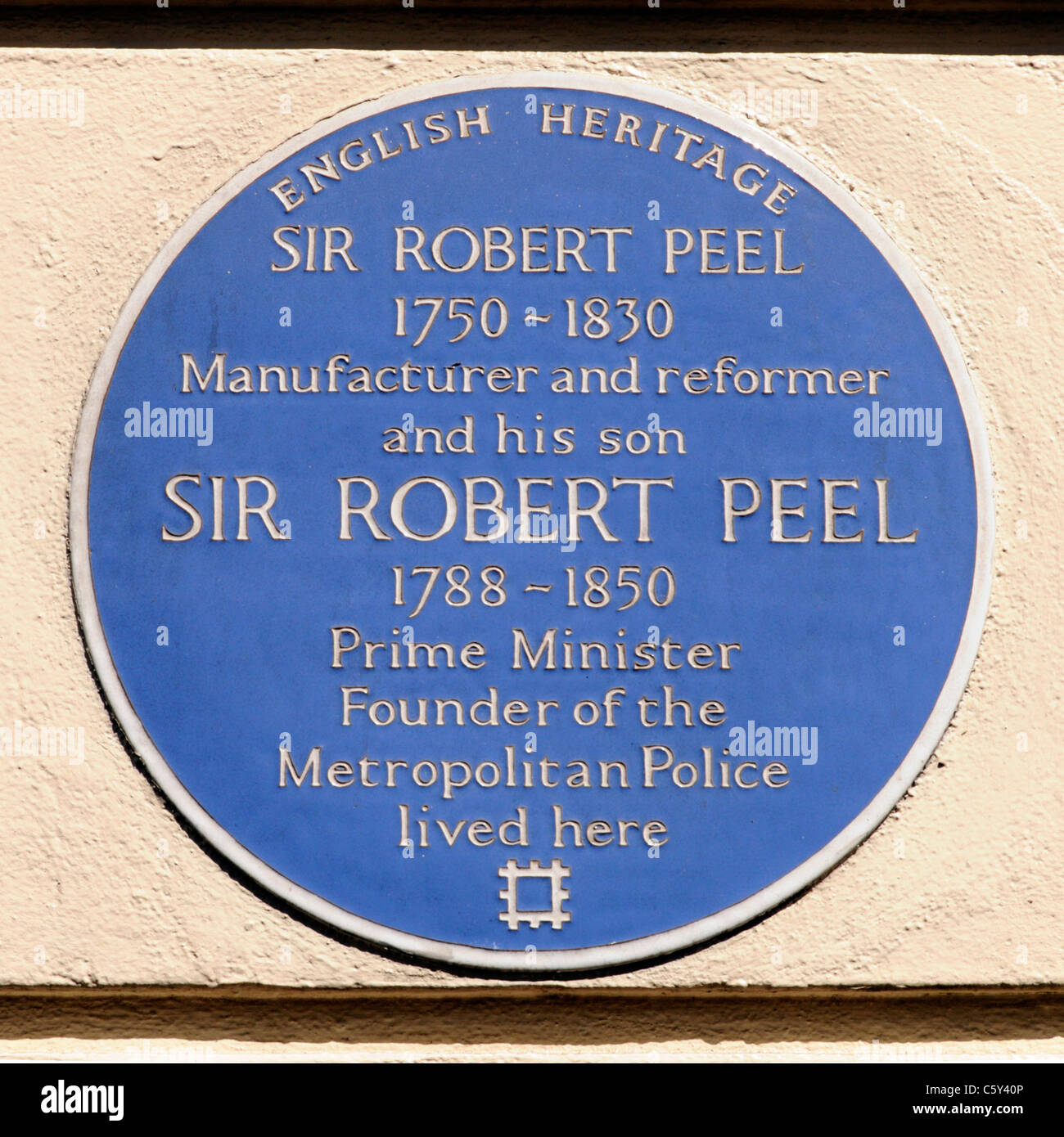 Blue plaque sur London House l'enregistrement de la normale de Sir Robert Peel, fondateur de la Metropolitan Police de la région de Grosvenor Street Mayfair London Engand Banque D'Images