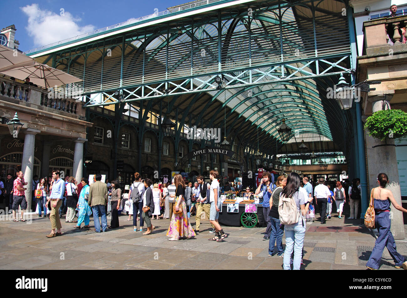 Les étals du marché, Covent Garden, West End, City of Westminster, London, Greater London, Angleterre, Royaume-Uni Banque D'Images